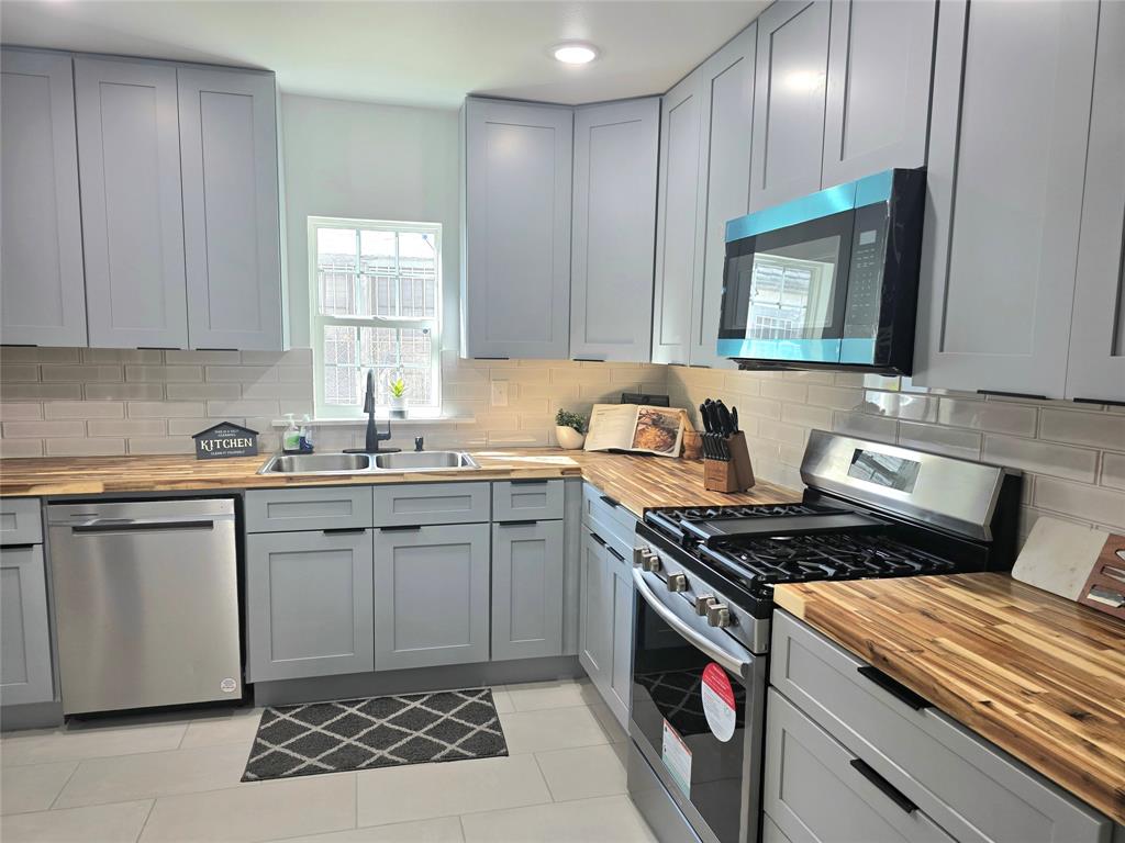 815 E Robert Street Property Photo 12