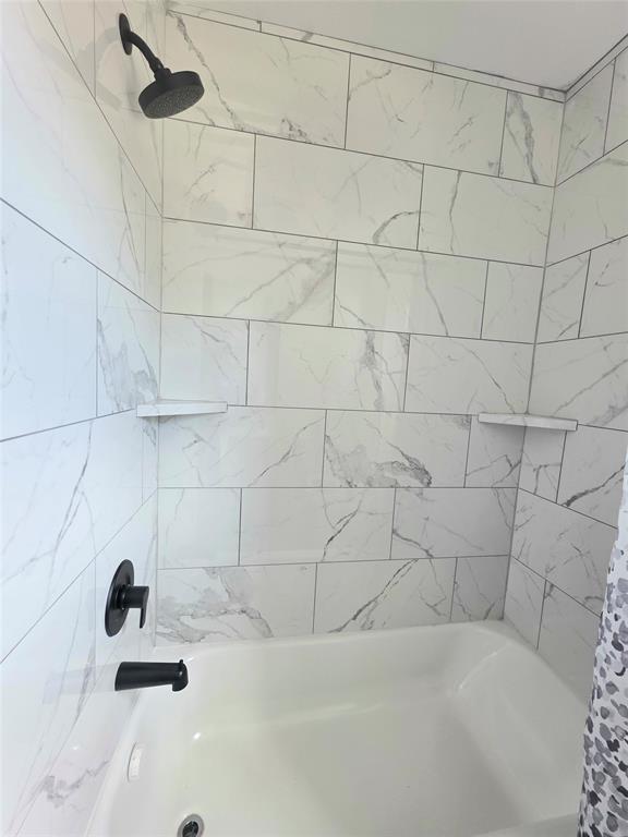 815 E Robert Street Property Photo 16