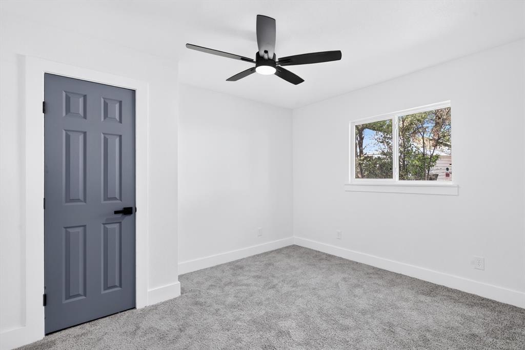815 E Robert Street Property Photo 18