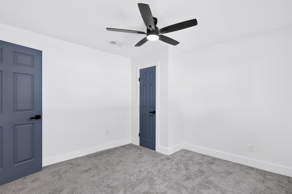 815 E Robert Street Property Photo 19