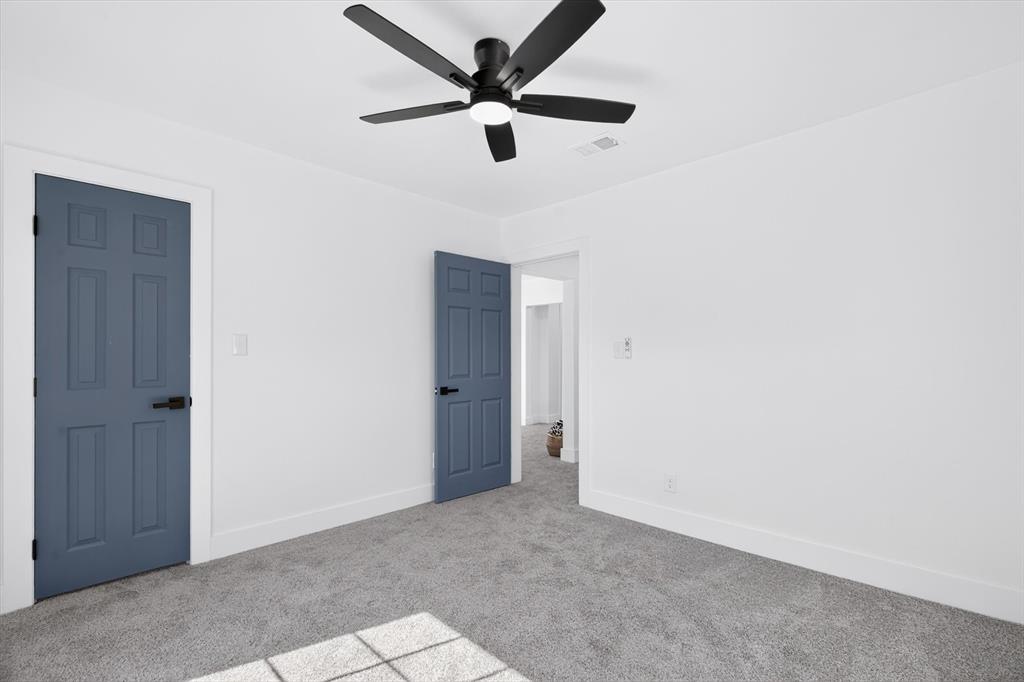 815 E Robert Street Property Photo 21