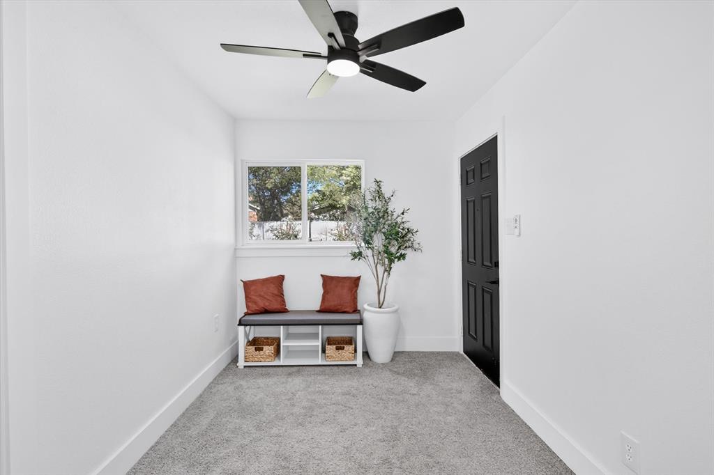 815 E Robert Street Property Photo 24