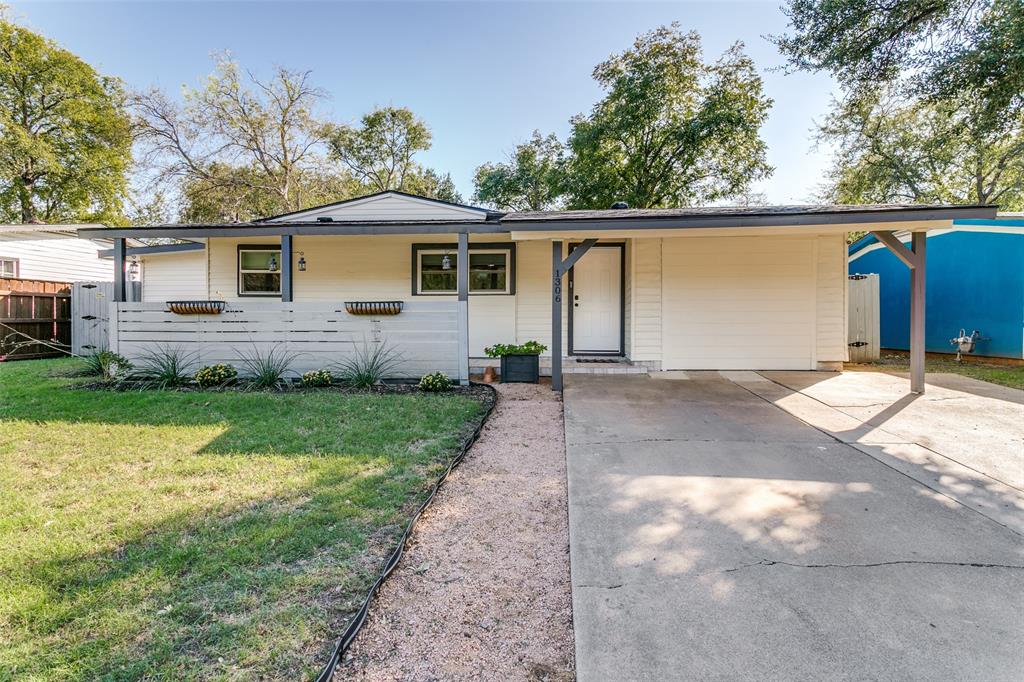 1306 E Lovers Lane Property Photo 1