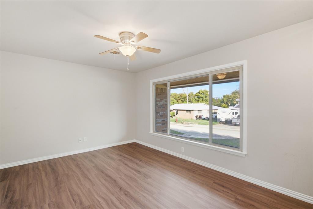 1421 Eastview Drive Property Photo 4