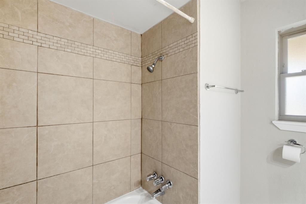 1421 Eastview Drive Property Photo 27