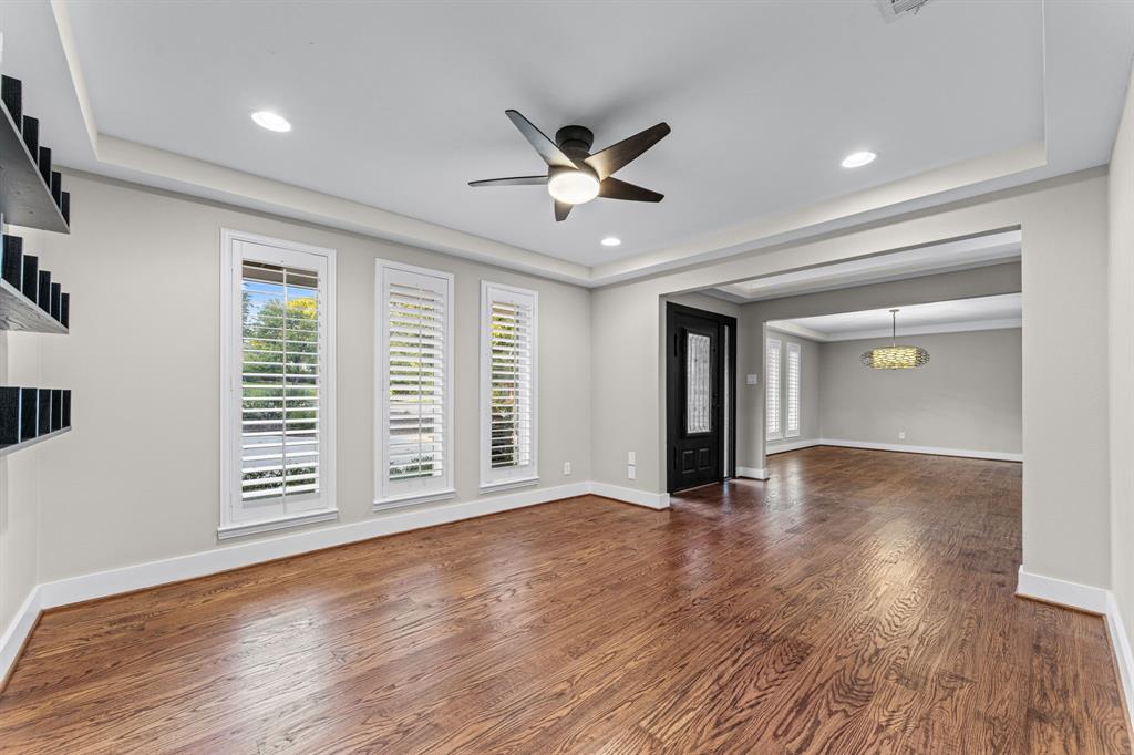 9656 Ravensway Drive Property Photo 4