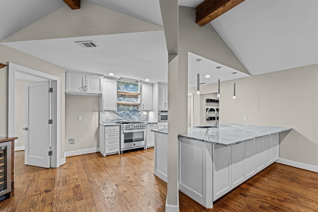 9656 Ravensway Drive Property Photo 12