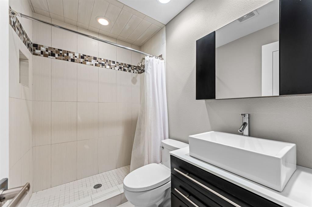9656 Ravensway Drive Property Photo 21