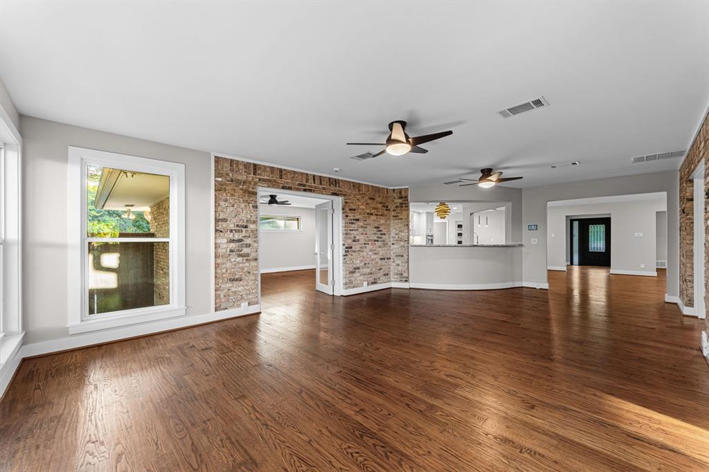 9656 Ravensway Drive Property Photo 24