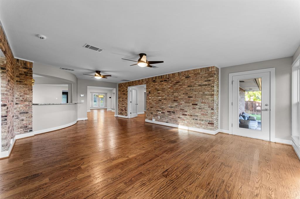 9656 Ravensway Drive Property Photo 26