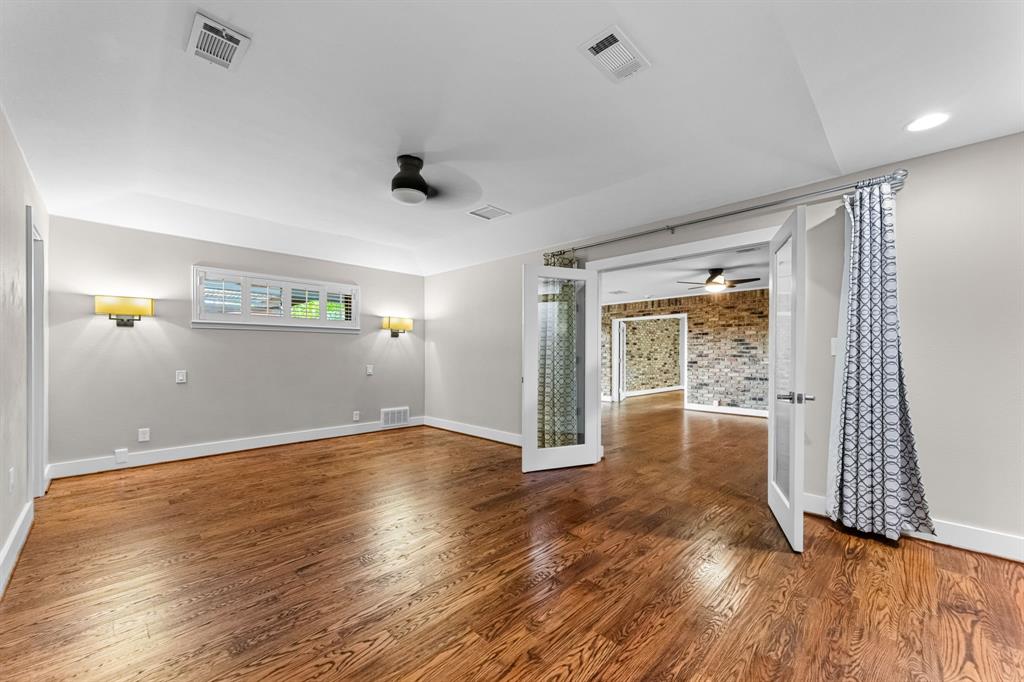 9656 Ravensway Drive Property Photo 28