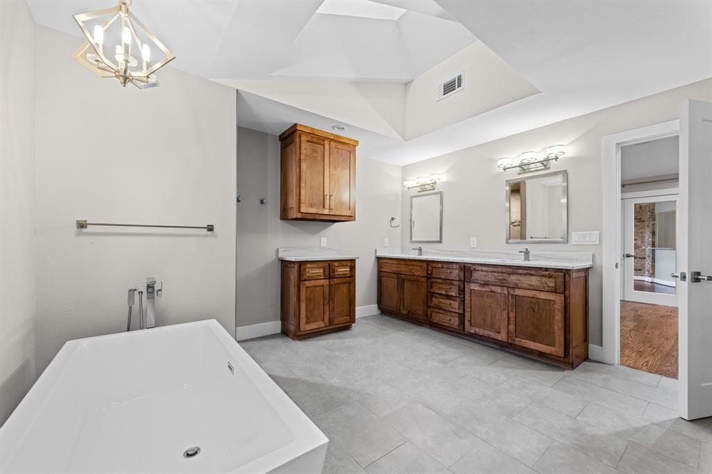 9656 Ravensway Drive Property Photo 31