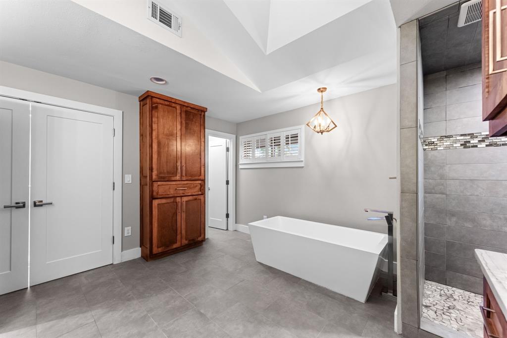 9656 Ravensway Drive Property Photo 33