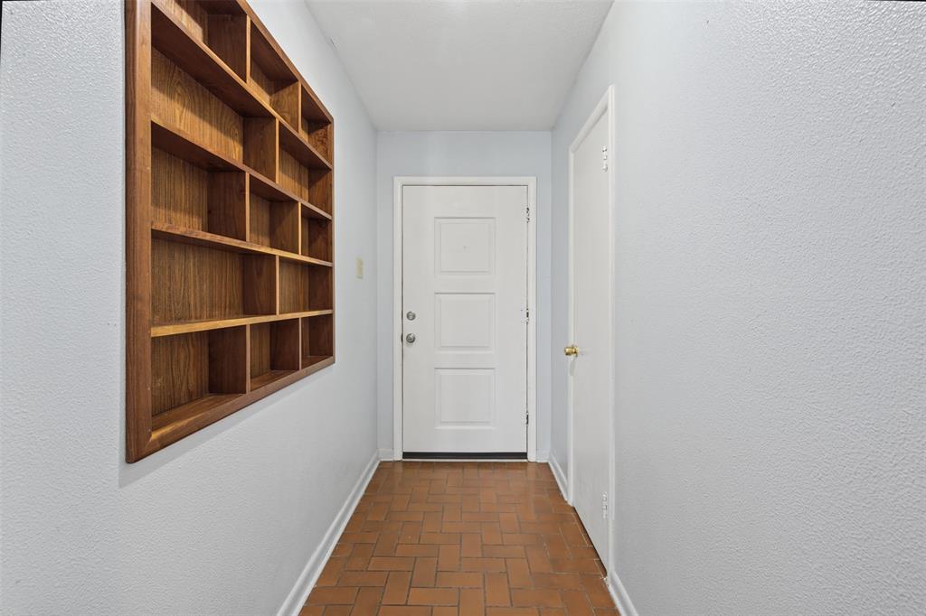 6115 Overlake Drive Property Photo 10