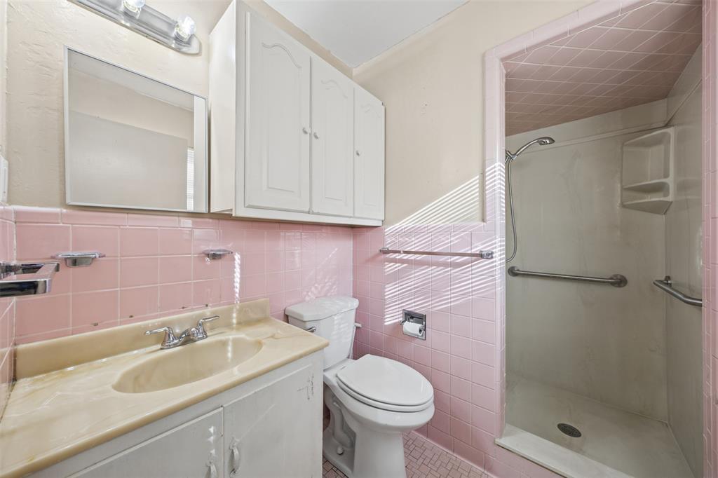 6115 Overlake Drive Property Photo 20