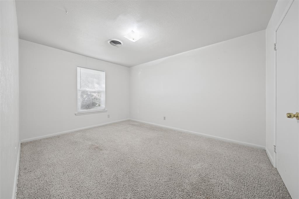 6115 Overlake Drive Property Photo 22
