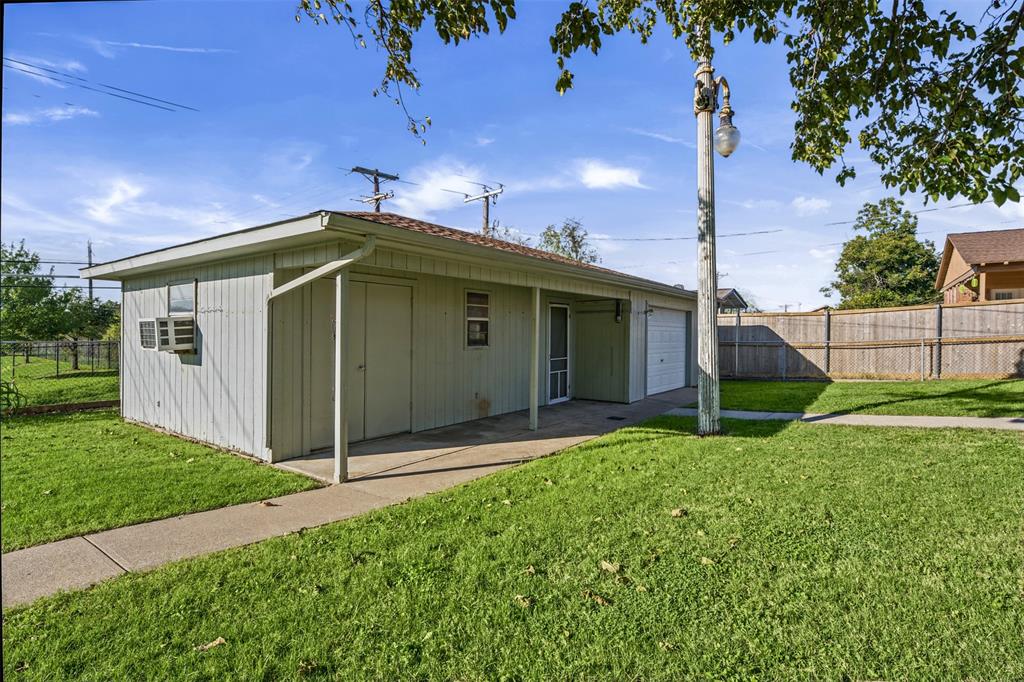 6115 Overlake Drive Property Photo 31