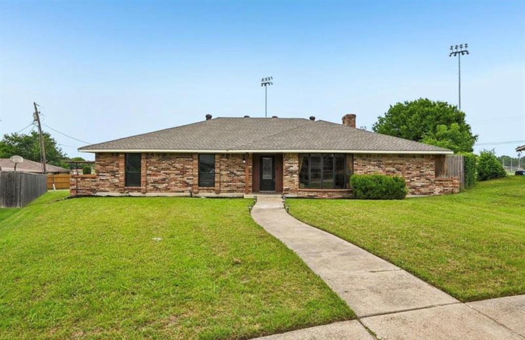 813 Oakbluff Drive Property Photo 1