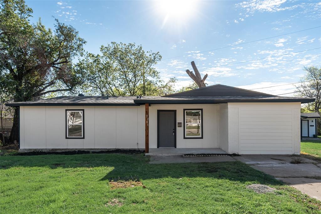 2201 Carruthers Drive Property Photo 1