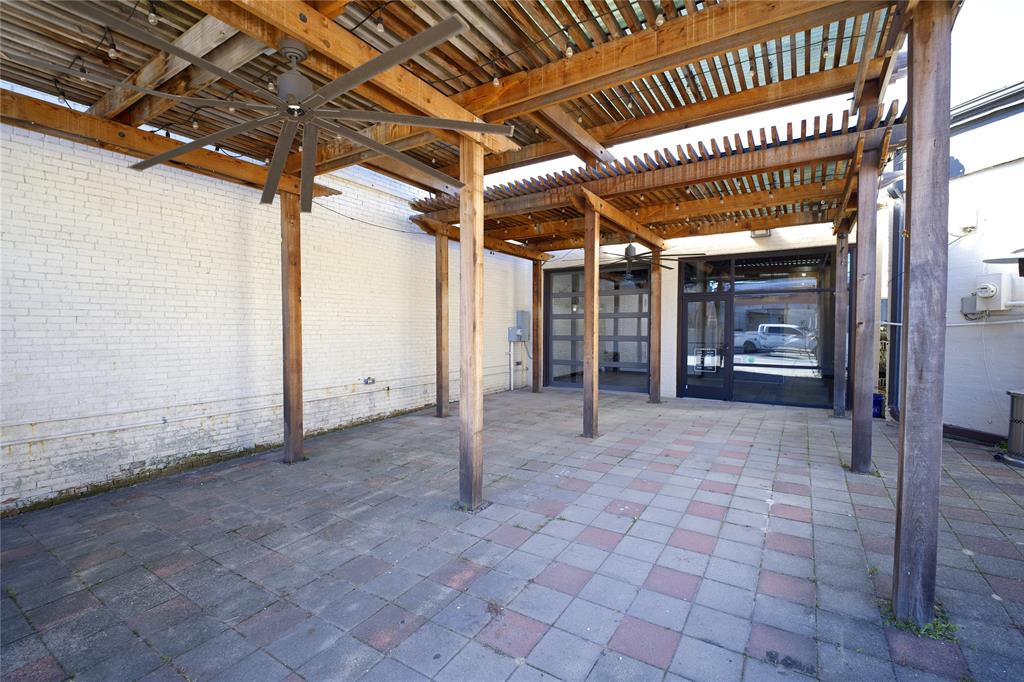 300 Connally Street B Property Photo 1