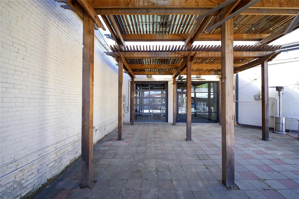 300 Connally Street B Property Photo 2