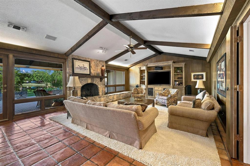 2519 Shoreline Drive Property Photo 14