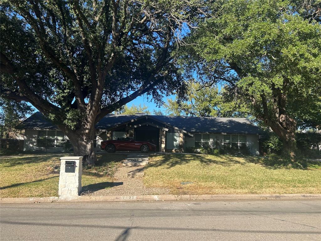 7121 Kendallwood Drive Property Photo 1