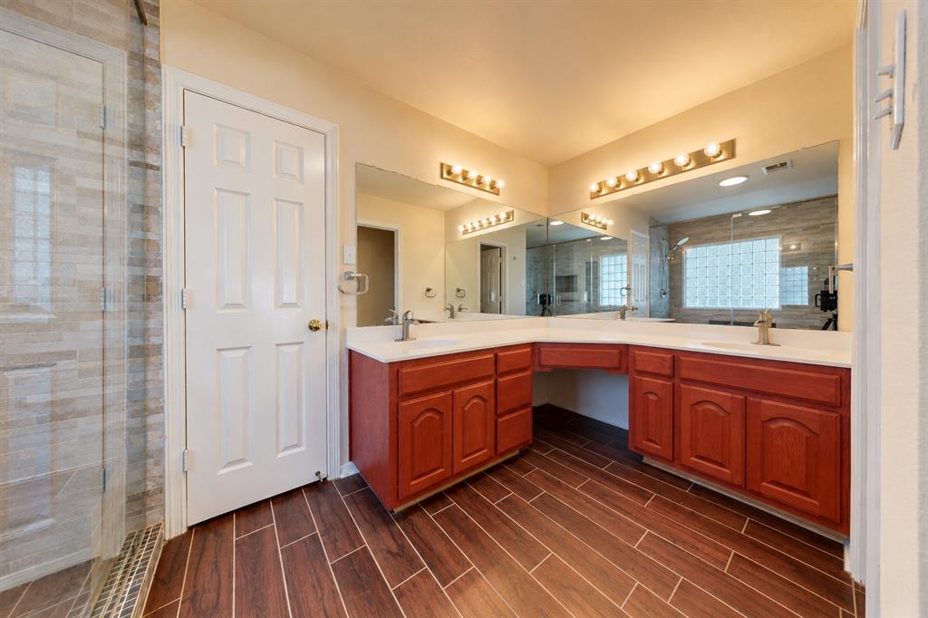 1249 Cross Creek Drive Property Photo 9