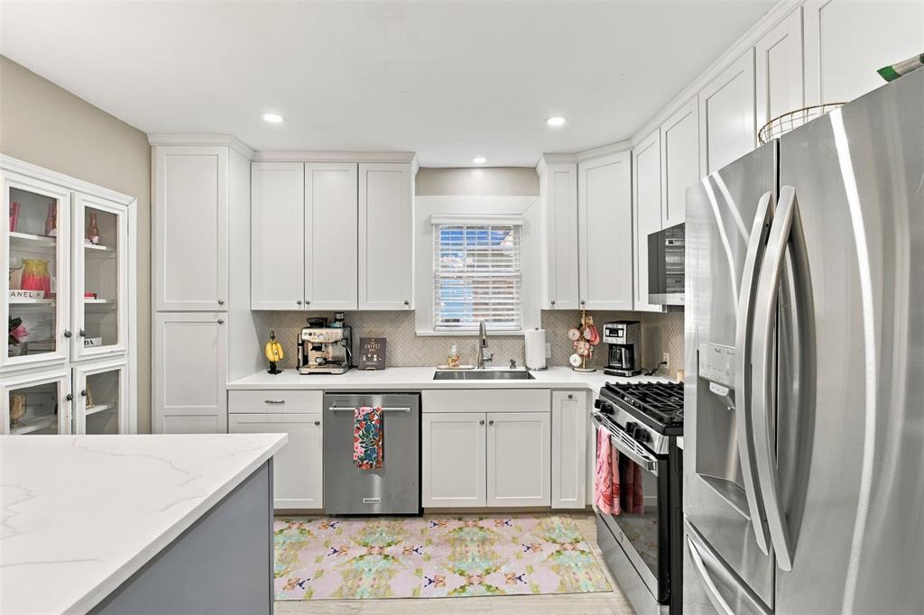 3240 Greene Avenue Property Photo 15