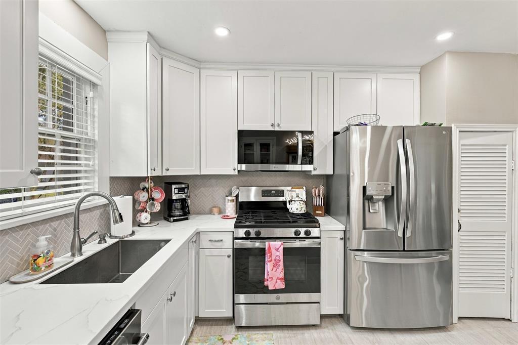 3240 Greene Avenue Property Photo 16