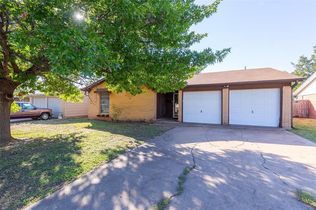 2633 S 41st Street Property Photo 2