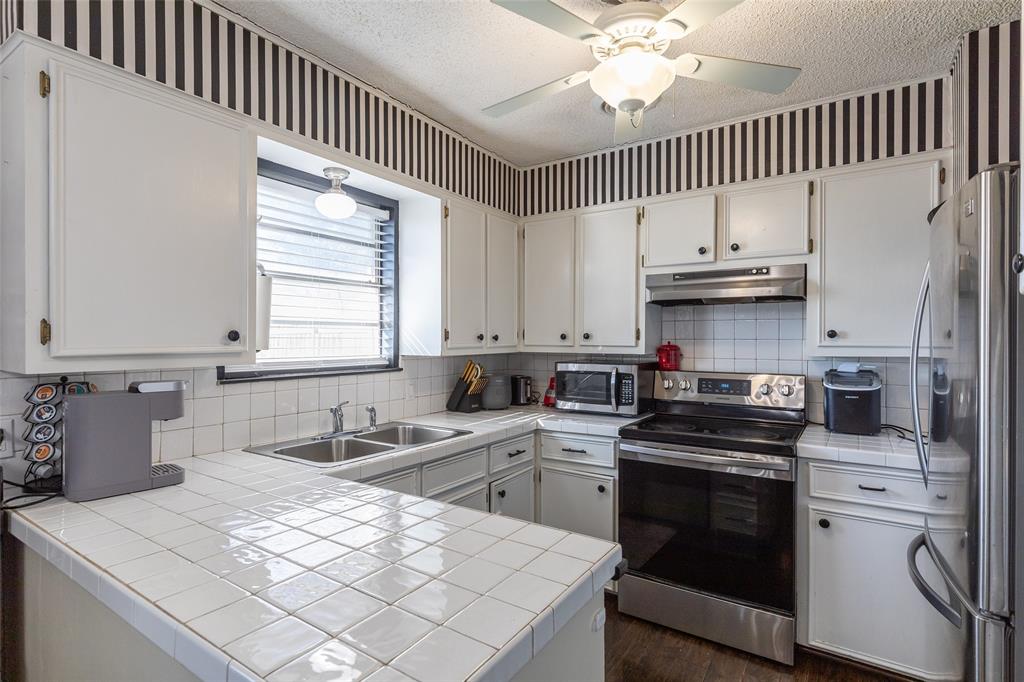 2633 S 41st Street Property Photo 5