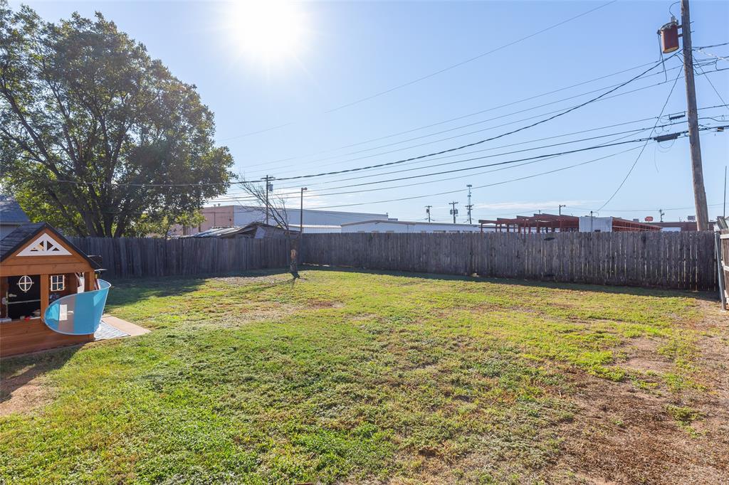 2633 S 41st Street Property Photo 20