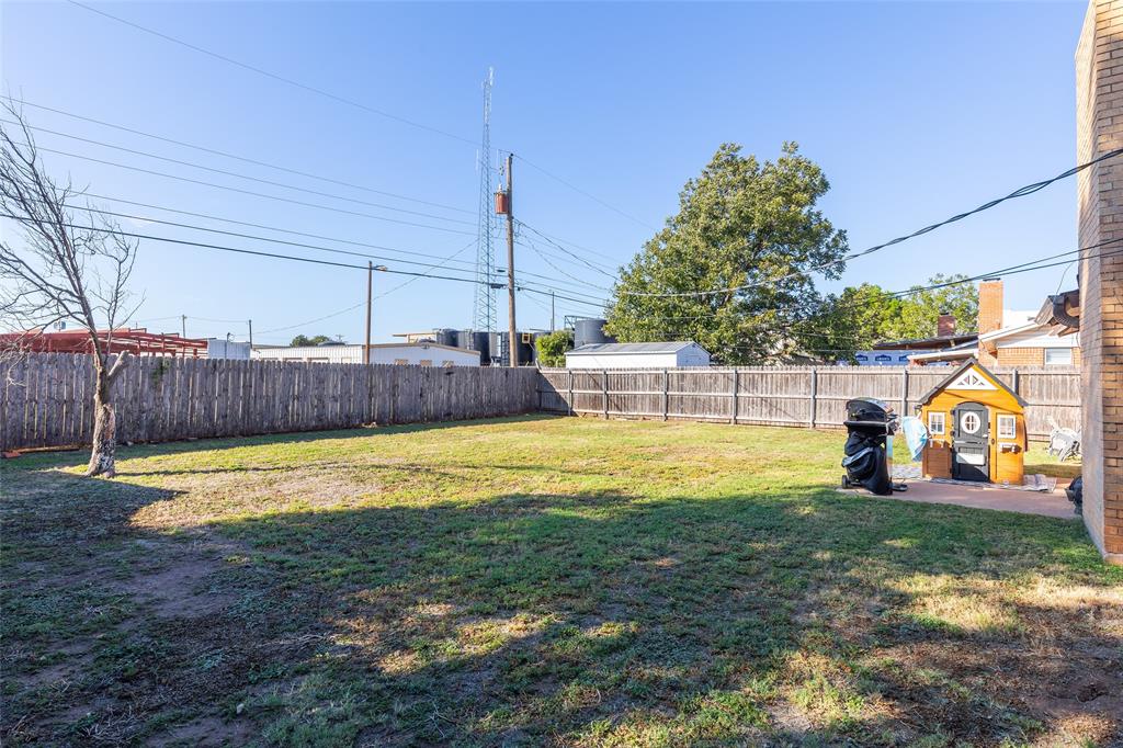 2633 S 41st Street Property Photo 21