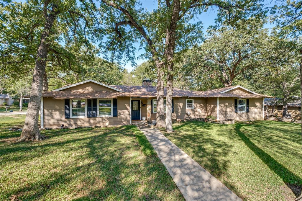 521 Greenbriar Lane Property Photo 1