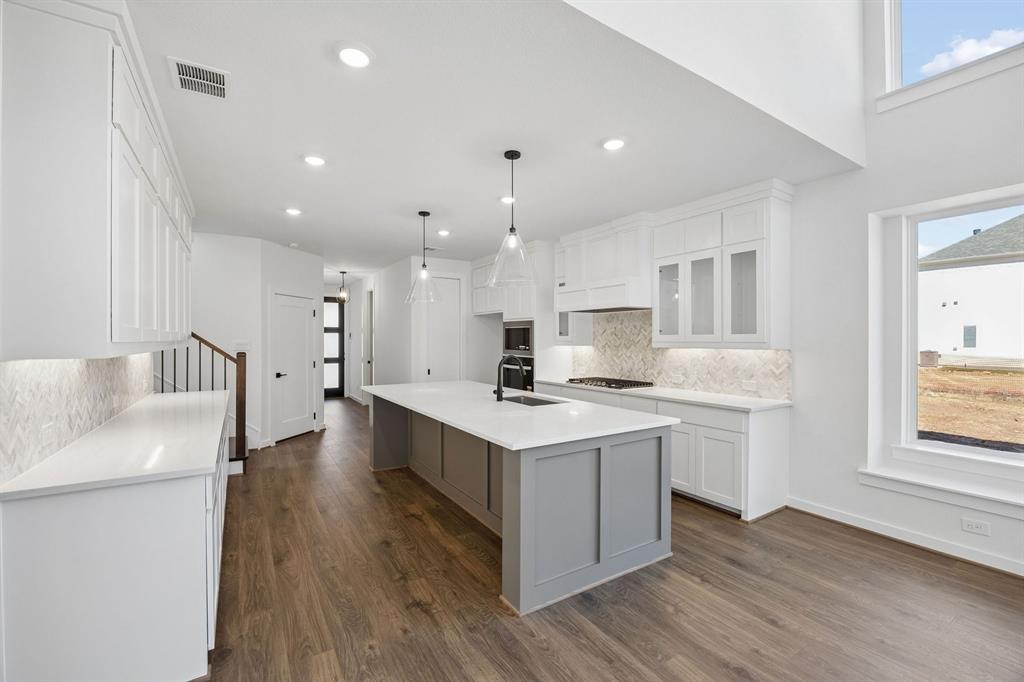 1540 Pirene Alley Property Photo 3