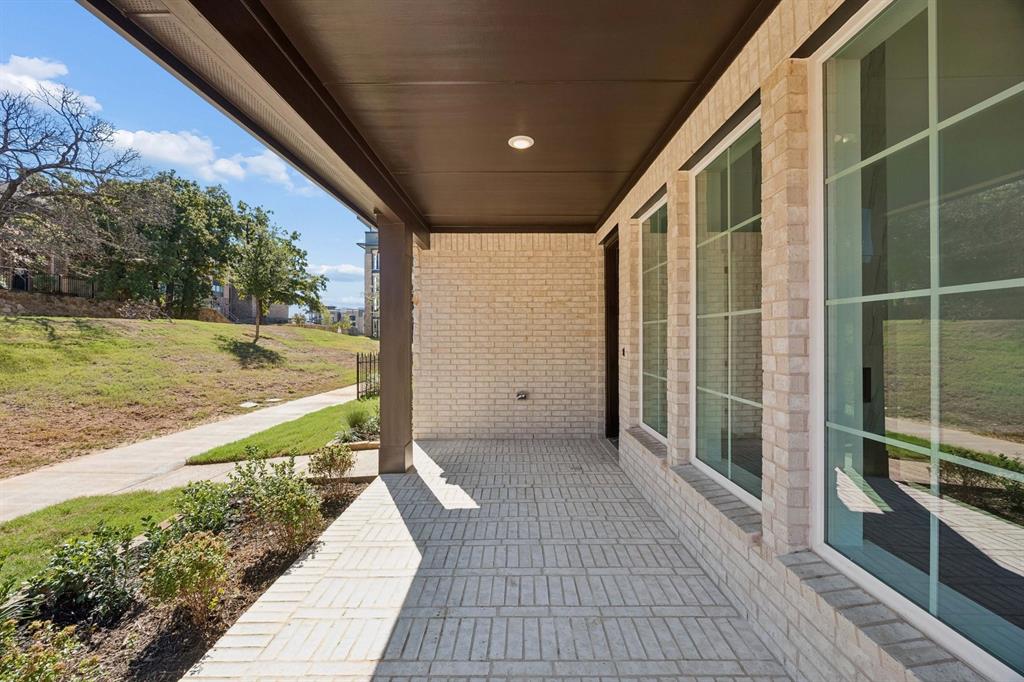 1540 Pirene Alley Property Photo 34