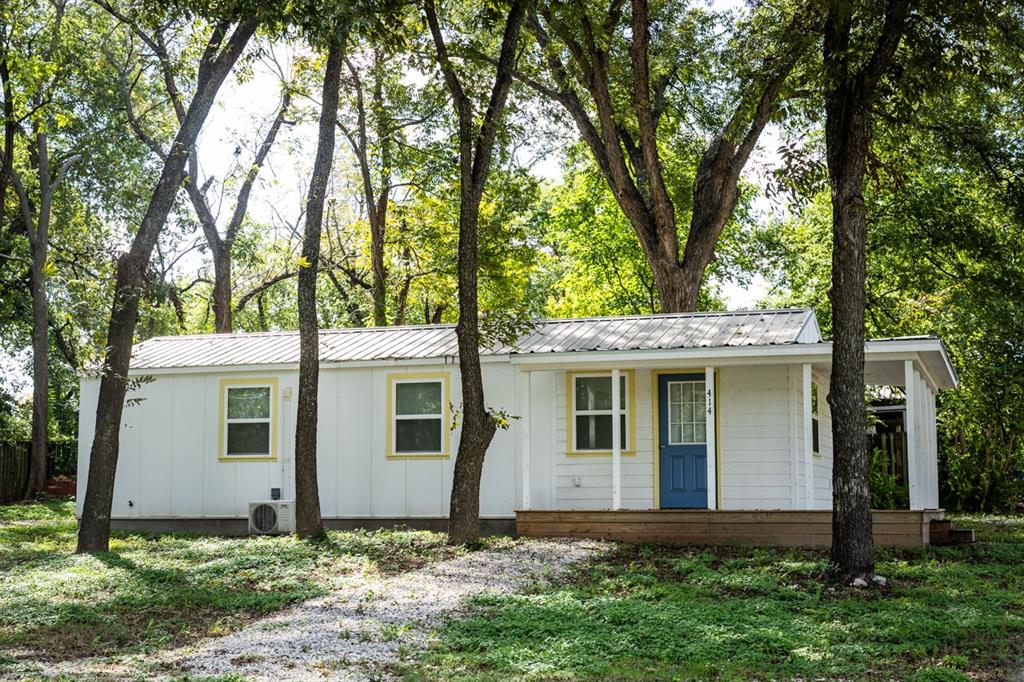 414 N Avenue F Property Photo 1