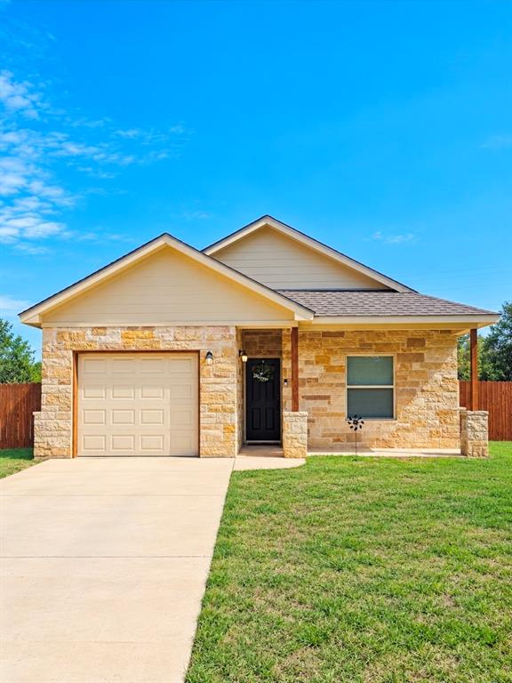 1304 Glenwood Circle Property Photo 1