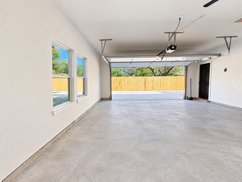 707 N Blanche Street Property Photo 29