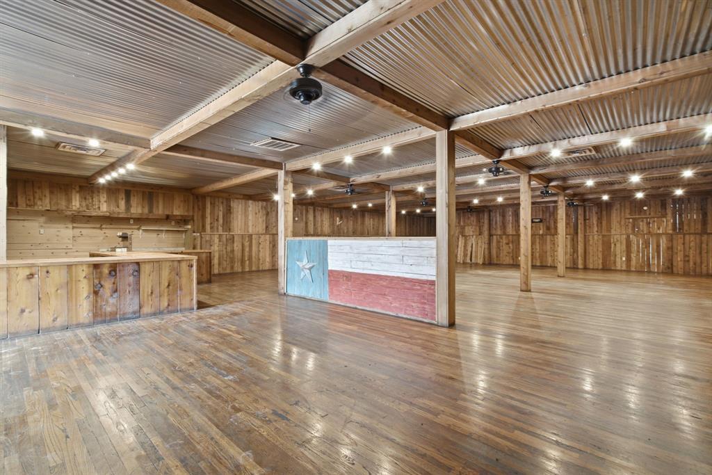 127 N Houston Street Property Photo 2