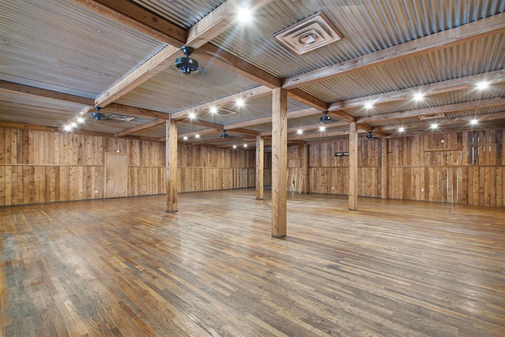 127 N Houston Street Property Photo 3
