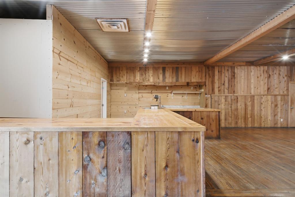127 N Houston Street Property Photo 5
