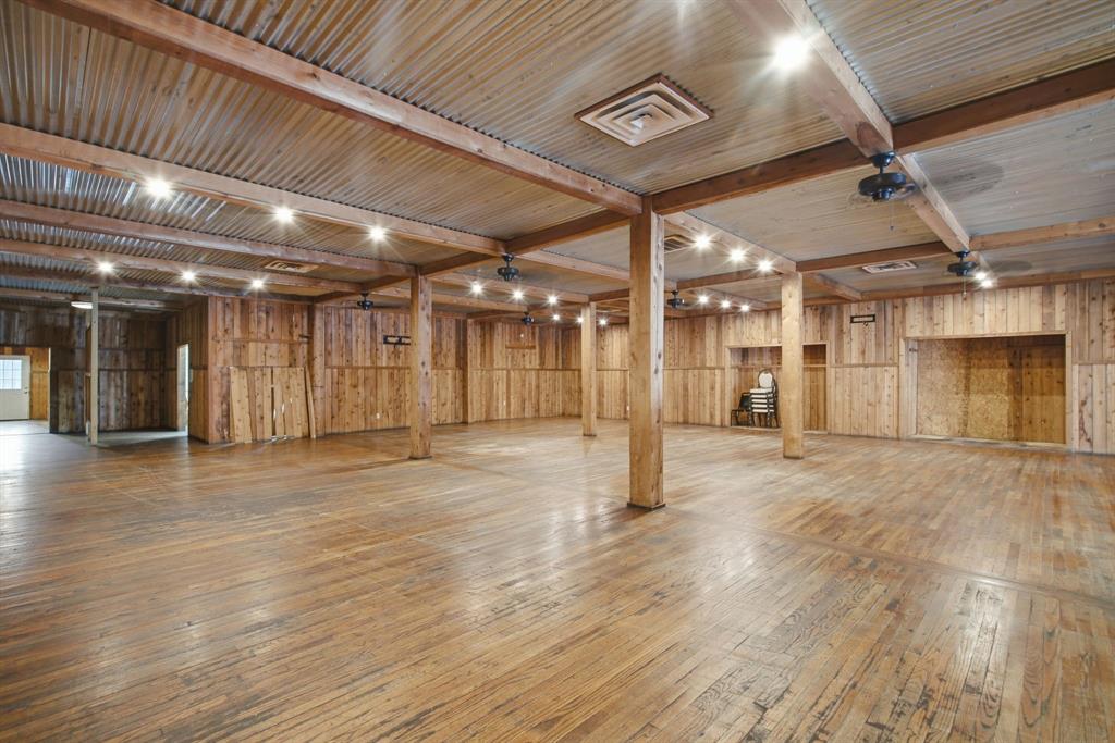 127 N Houston Street Property Photo 7