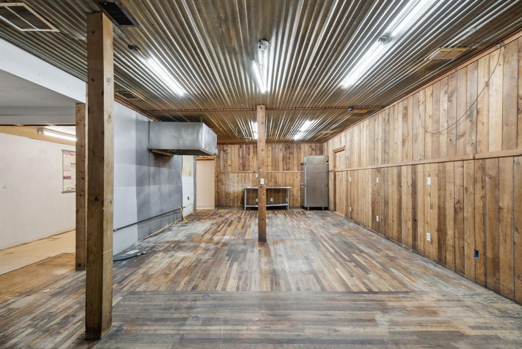 127 N Houston Street Property Photo 10