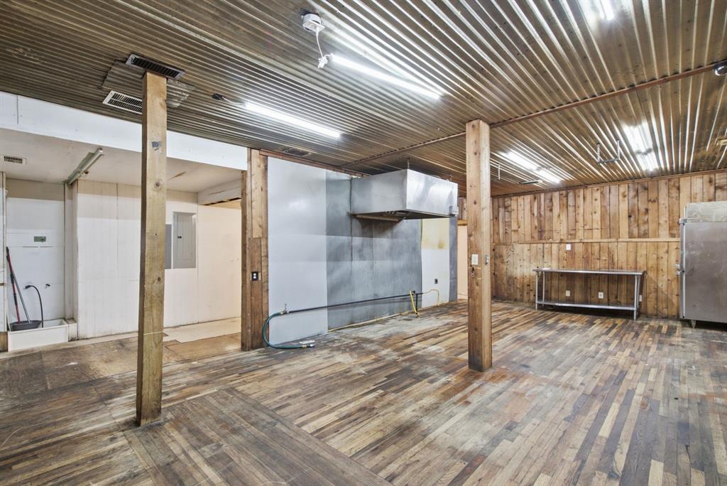 127 N Houston Street Property Photo 11