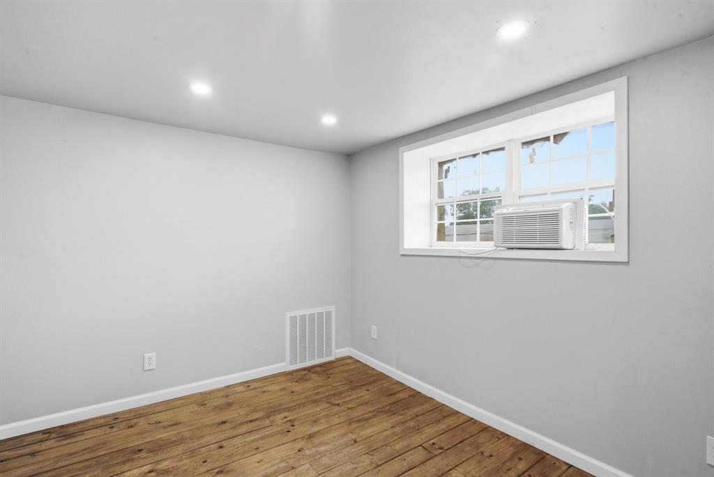 127 N Houston Street Property Photo 20