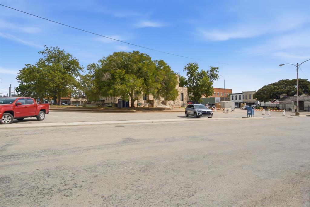 127 N Houston Street Property Photo 24