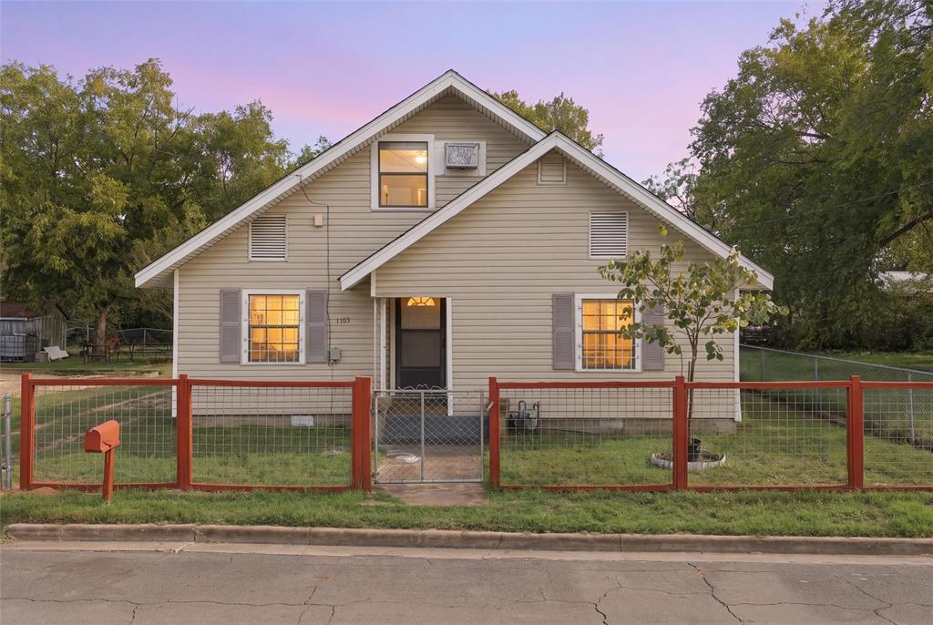 1703 Arra Street Property Photo 1
