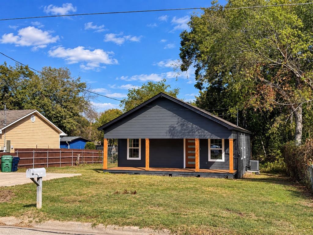 611 Wilson Street Property Photo 1